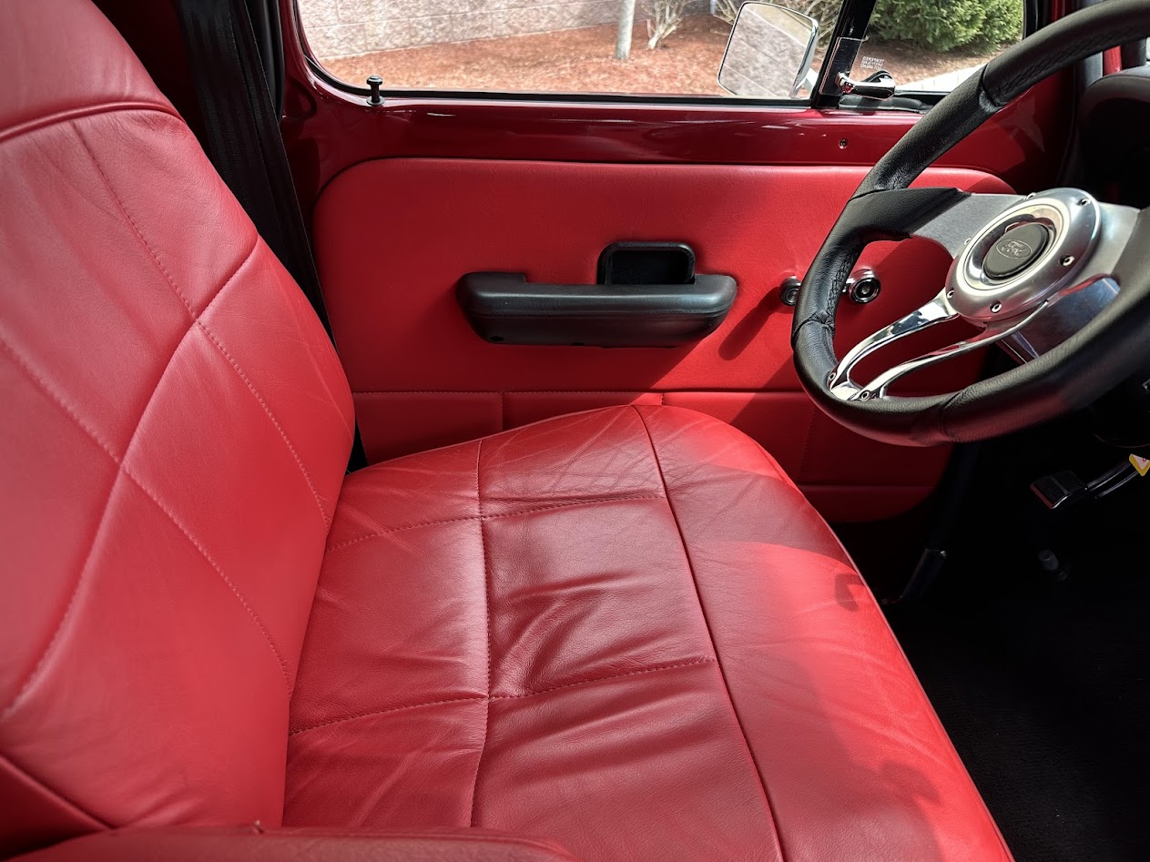 Ford F-100 Pickup